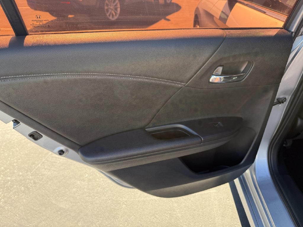 Used 2016 Honda Accord Sport image 11