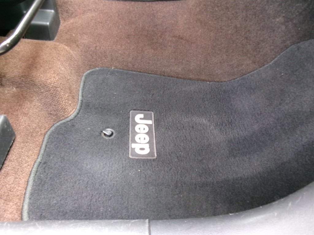 Used 2014 Jeep Compass Latitude w/ Sun/Sound Group FWD image 20
