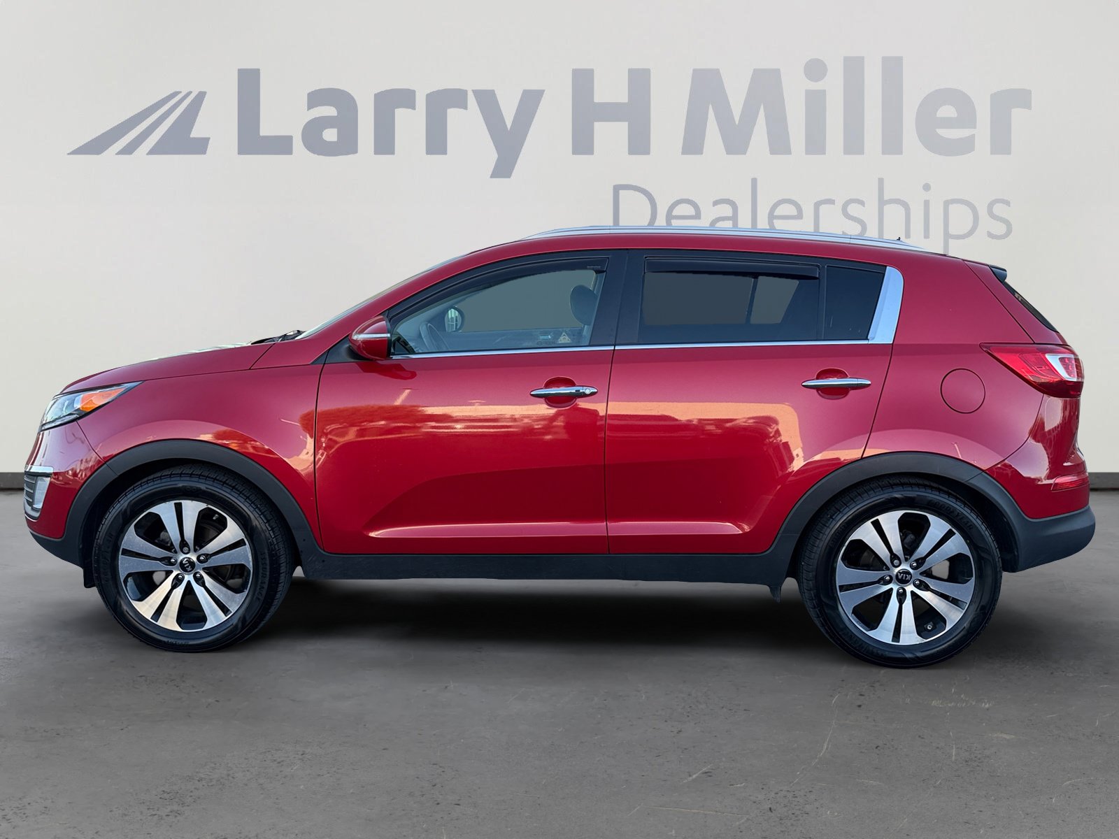 Used 2011 Kia Sportage EX w/ Premium Pkg w/Leather Seats FWD image 2