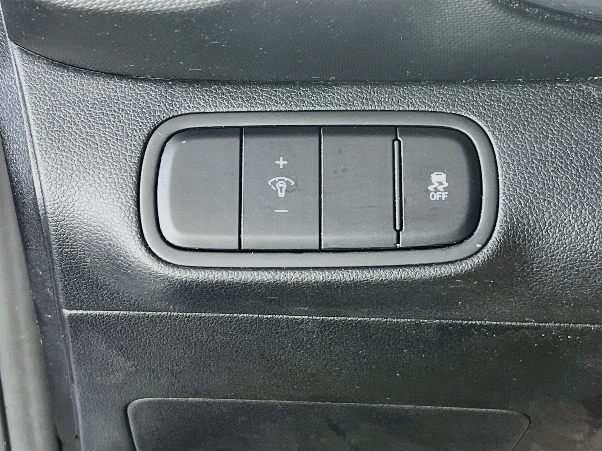 Used 2023 Hyundai Venue SEL FWD image 10