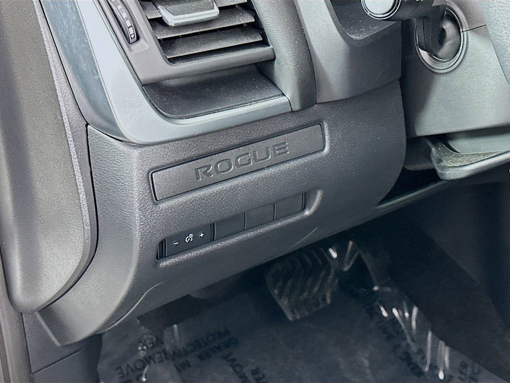 Certified 2023 Nissan Rogue S image 17