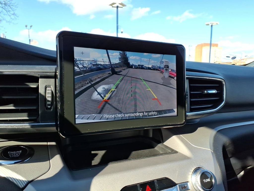 Certified 2023 Ford Explorer XLT w/ Equipment Group 202A AWD/4WD image 23