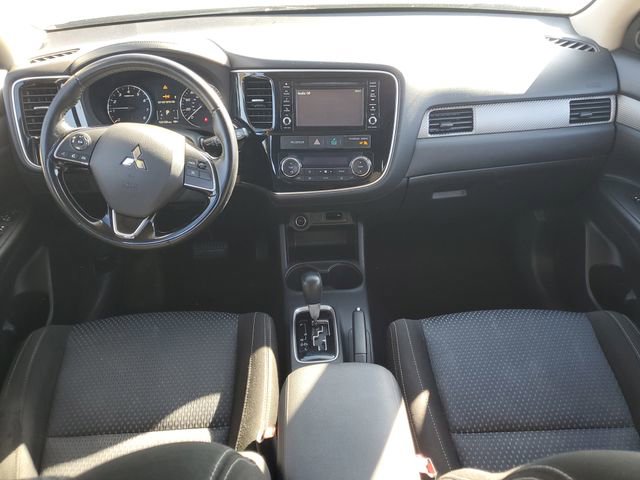 Used 2016 Mitsubishi Outlander FWD image 13