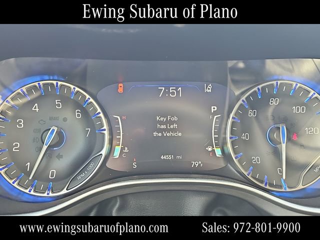 Used 2024 Chrysler Pacifica Touring-L image 15