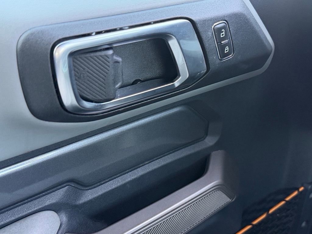 Used 2023 Ford Bronco Badlands image 21