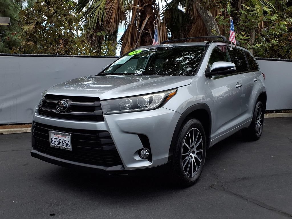 Certified 2018 Toyota Highlander SE FWD image 41