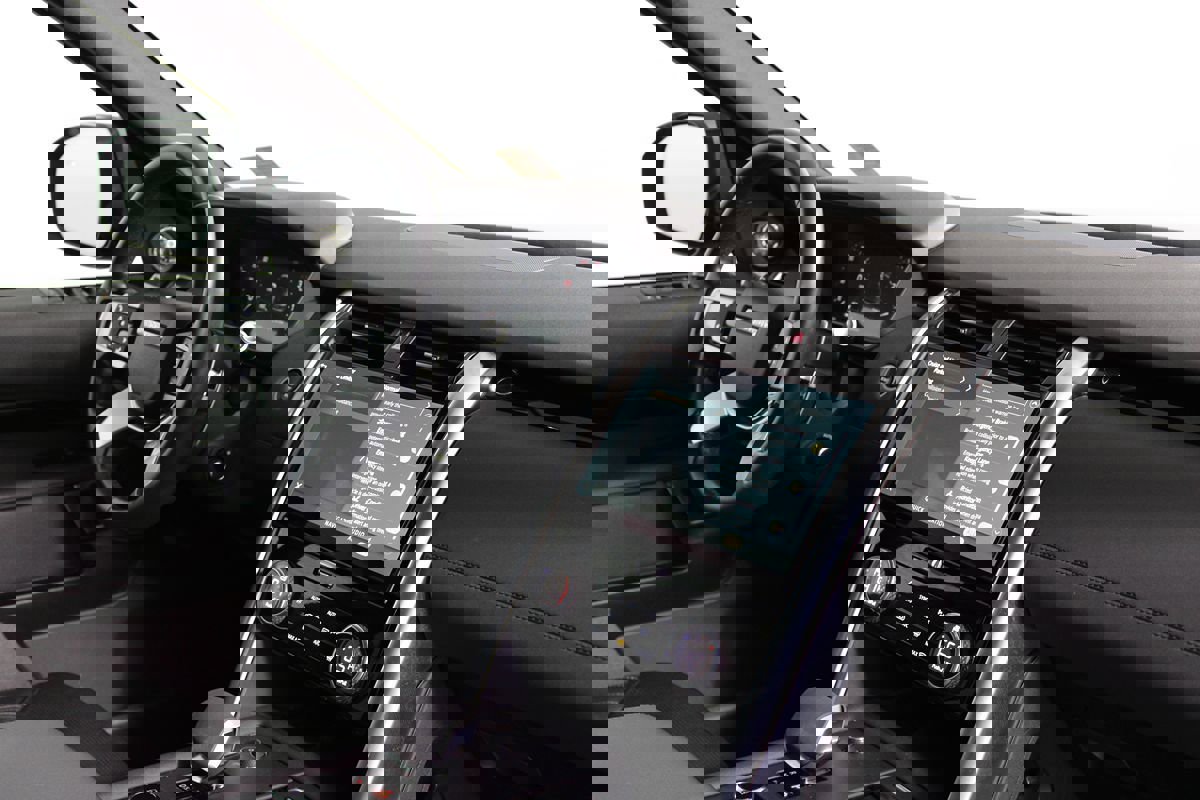 Used 2022 Land Rover Discovery S image 14