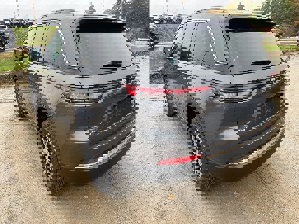 New 2025 Jeep Grand Cherokee Limited image 5