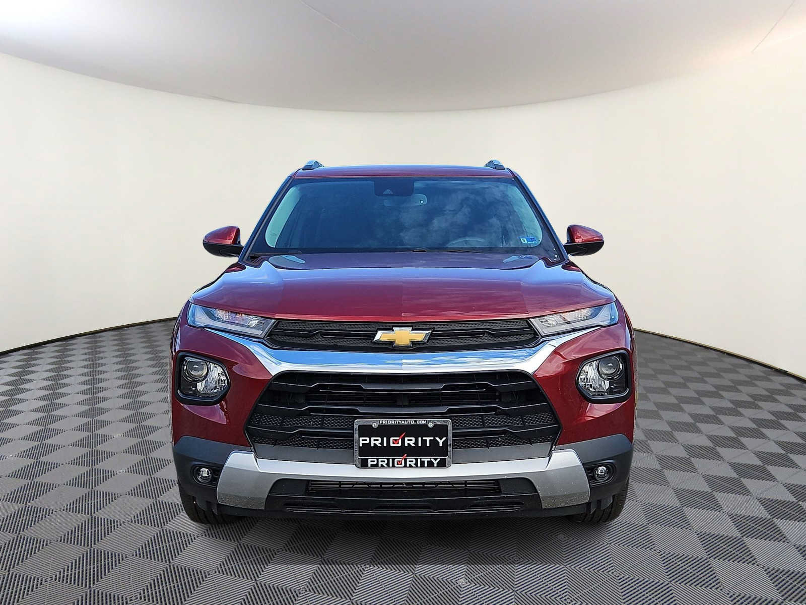 Used 2023 Chevrolet TrailBlazer LT w/ Convenience Package AWD/4WD image 2