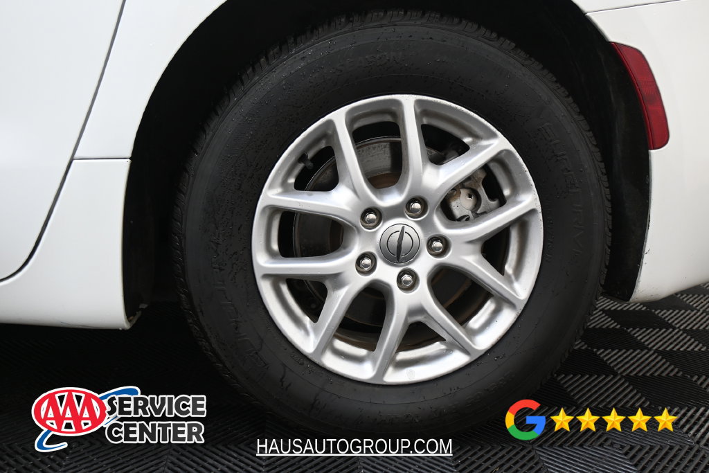 Used 2023 Chrysler Voyager LX FWD image 35