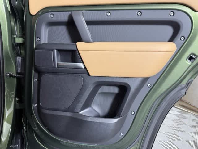 New 2026 Land Rover Defender 110 X-Dynamic SE AWD/4WD image 28