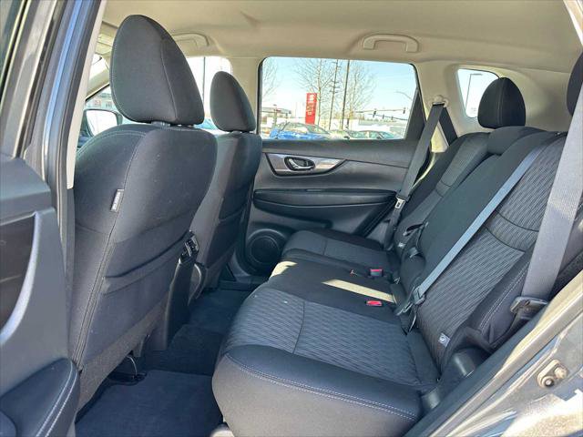 Used 2019 Nissan Rogue SV w/ Premium Package image 16