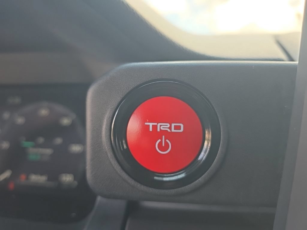 Certified 2025 Toyota Tacoma TRD Off-Road AWD/4WD image 28