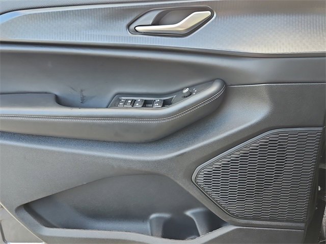 Used 2023 Jeep Grand Cherokee Laredo image 23