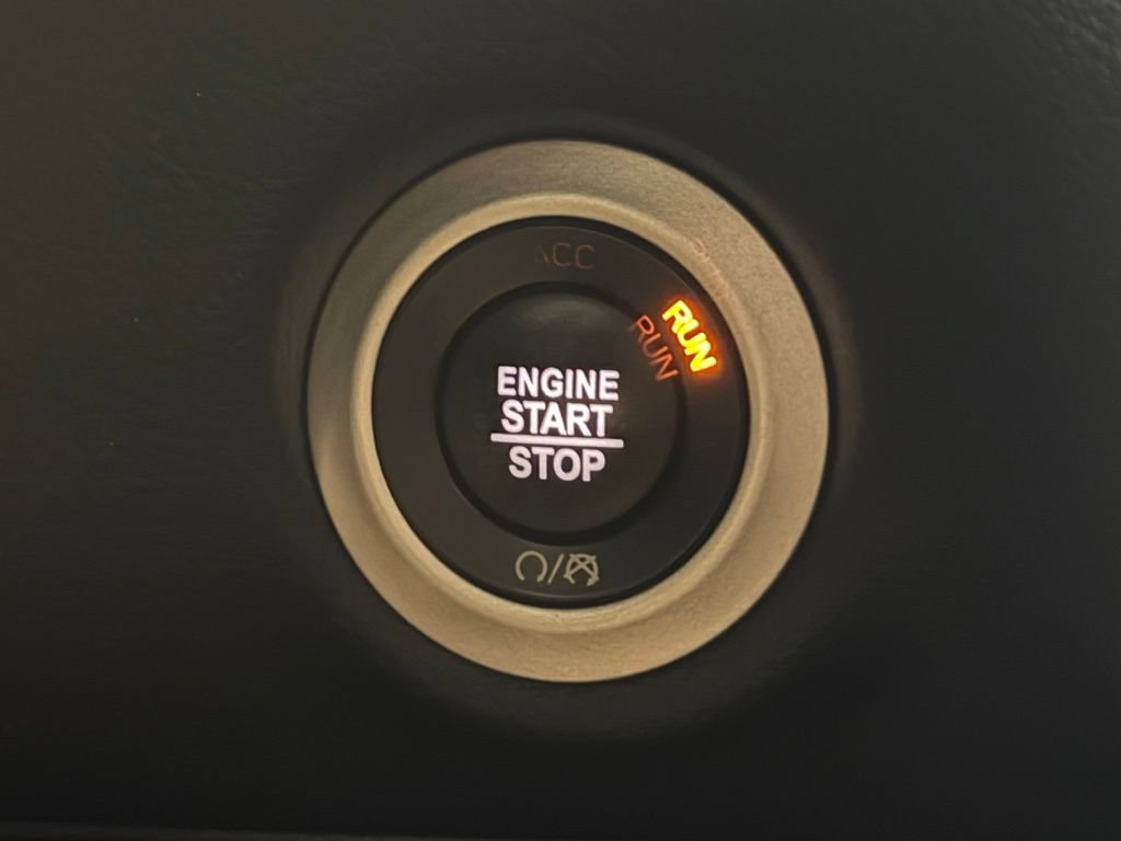 Used 2024 Chrysler Pacifica Touring FWD image 22