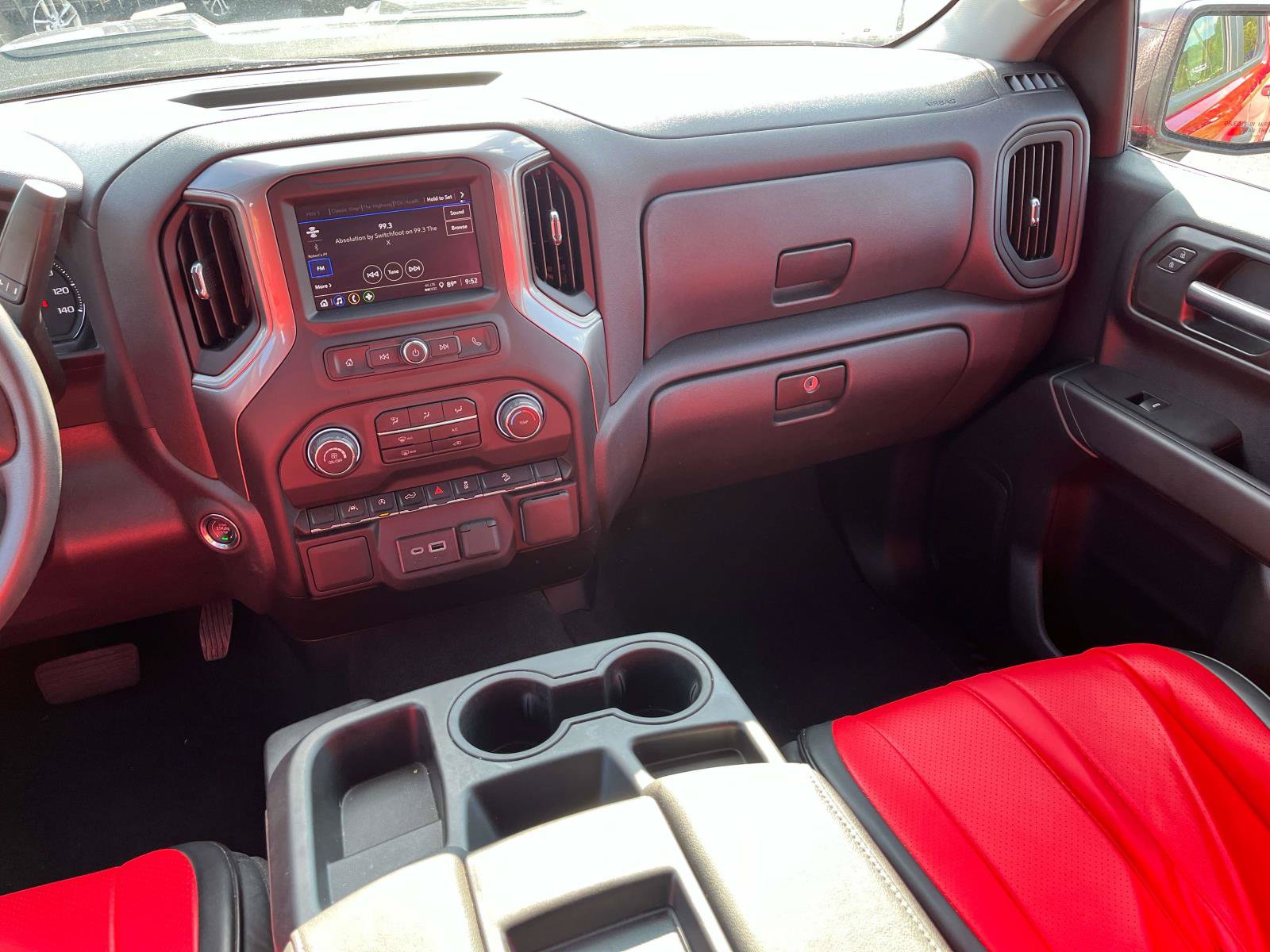 Used 2026 Chevrolet Silverado 1500 Custom Trail Boss w/ LPO, Dark Essentials Package AWD/4WD image 13