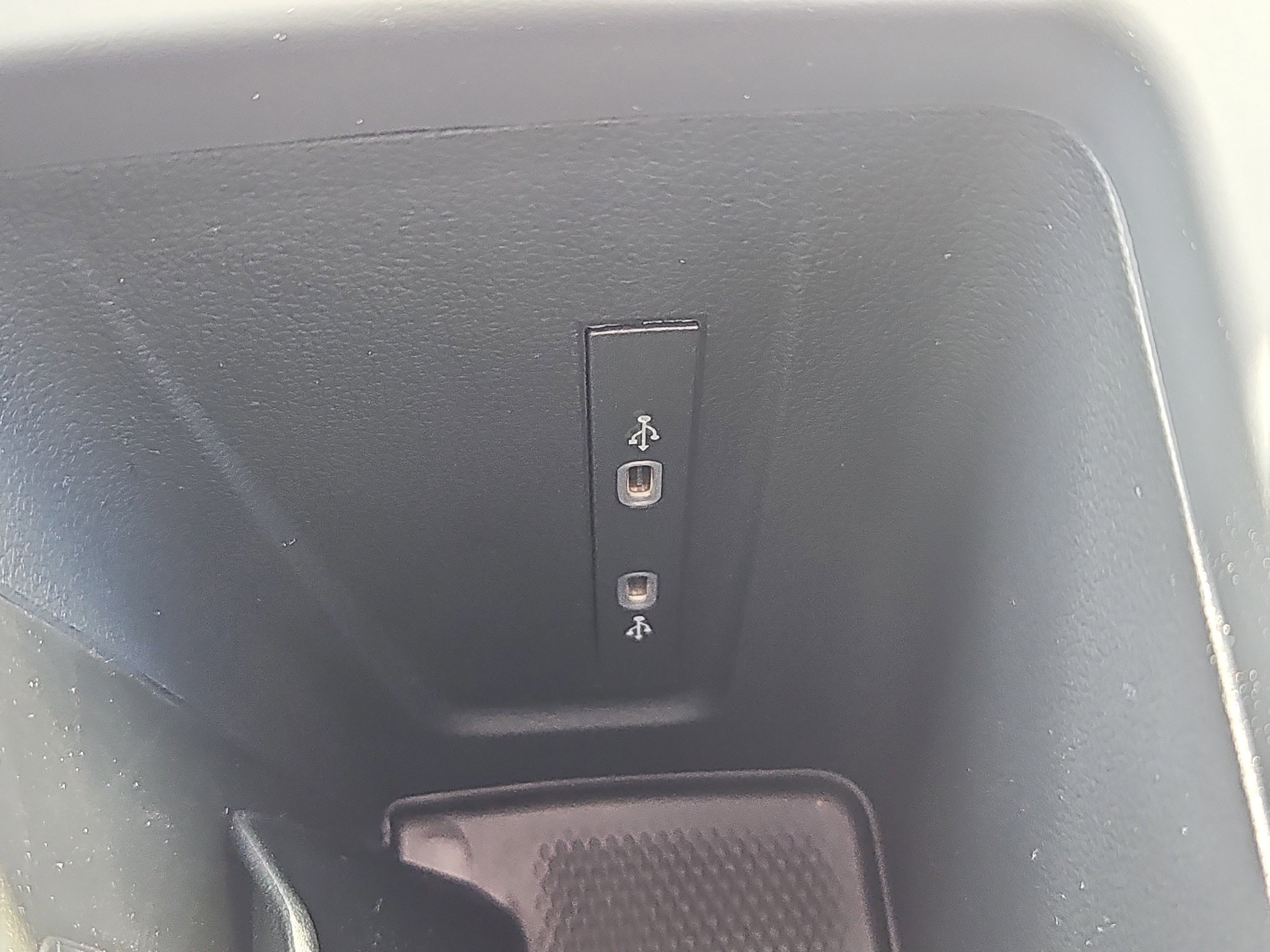 New 2026 Volkswagen Tiguan SE R-Line image 11