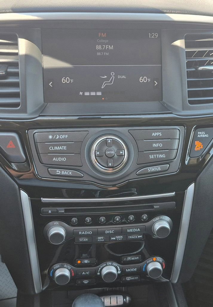 Used 2018 Nissan Pathfinder SV AWD/4WD image 13