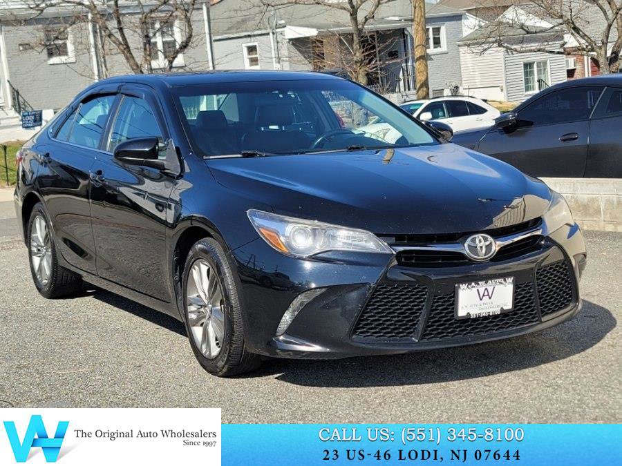 Used 2017 Toyota Camry SE image 1