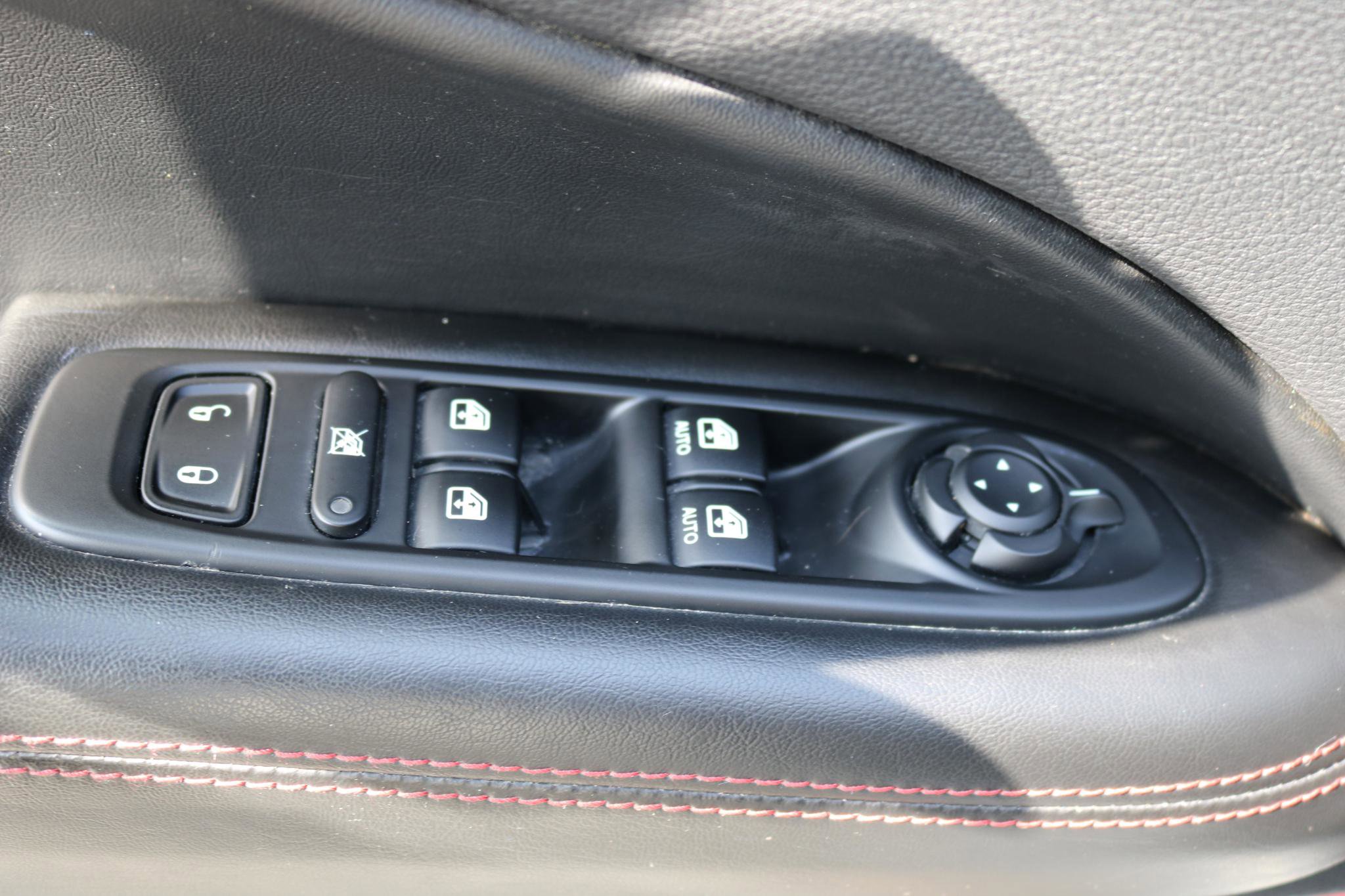 Used 2017 Jeep Compass Trailhawk w/ Leather Interior Group AWD/4WD image 15