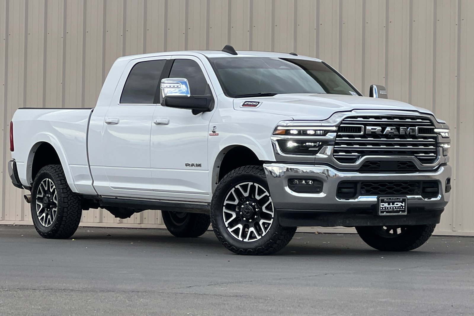 Used 2025 RAM 2500 Limited AWD/4WD image 2