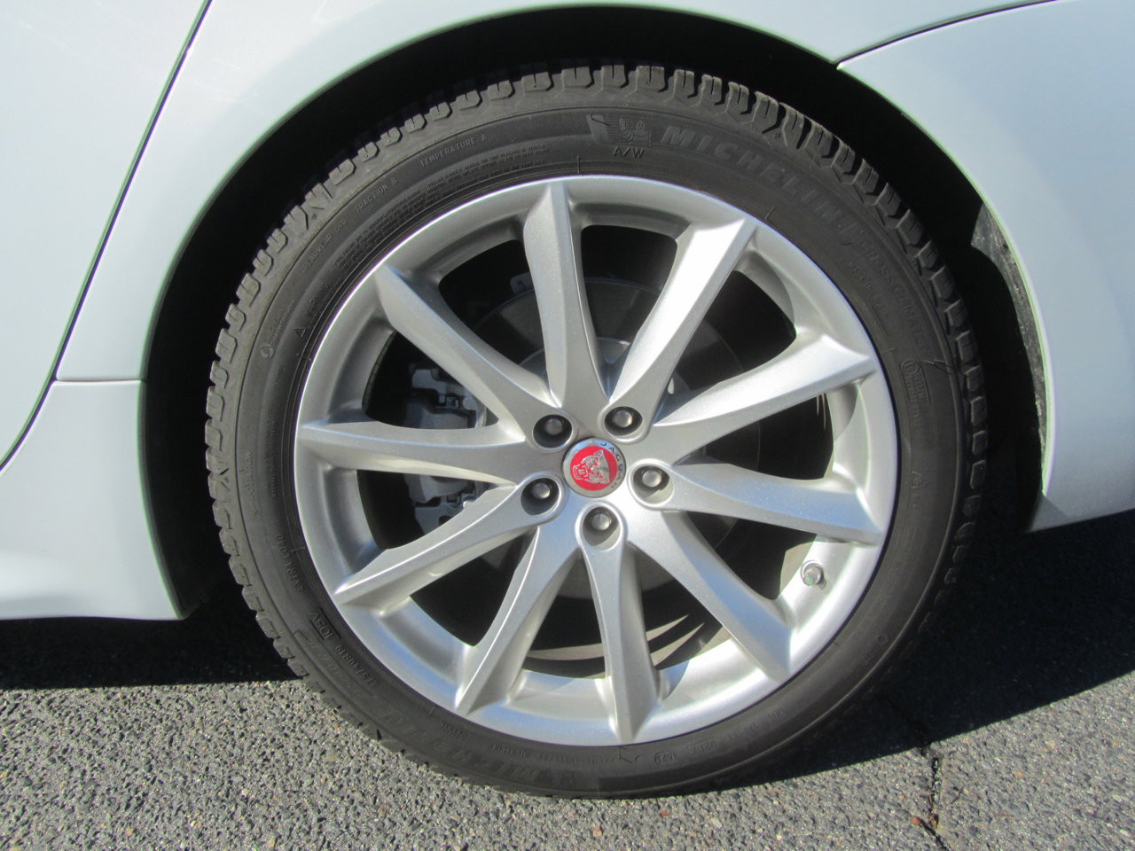 Used 2017 Jaguar XJ R-Sport image 27