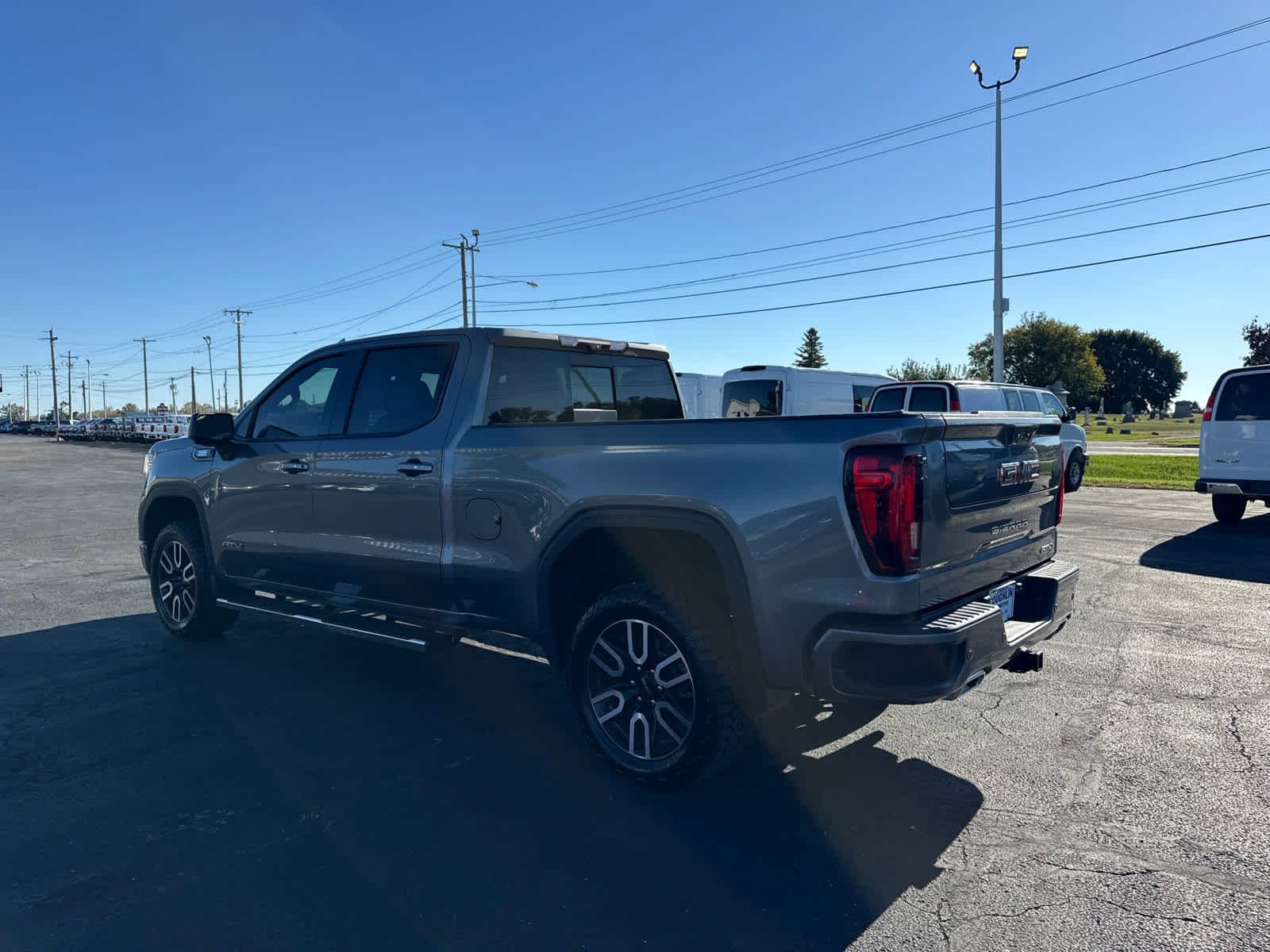 Certified 2021 GMC Sierra 1500 AT4 w/ AT4 Value Package AWD/4WD image 3