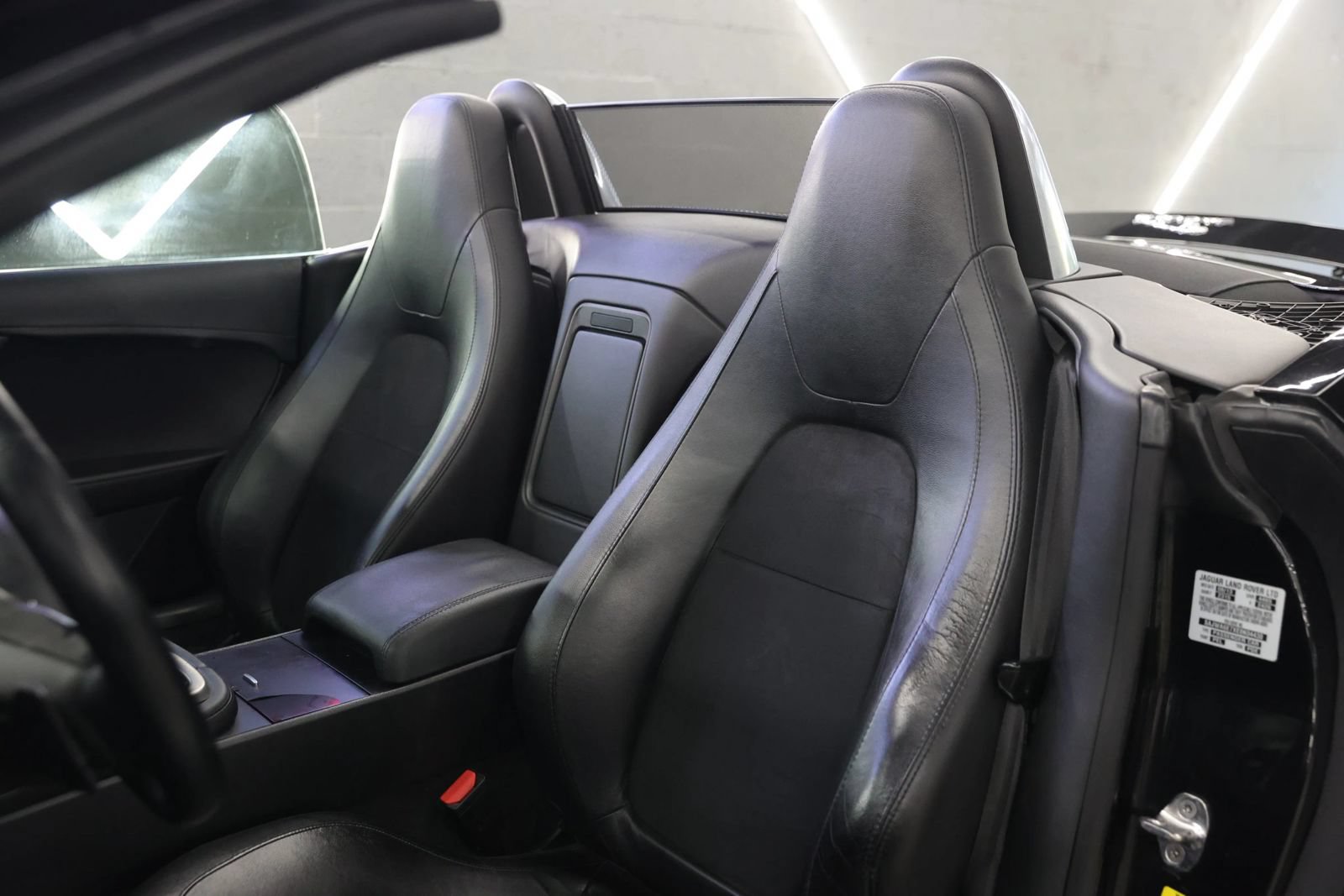 Used 2014 Jaguar F-TYPE Convertible RWD image 15