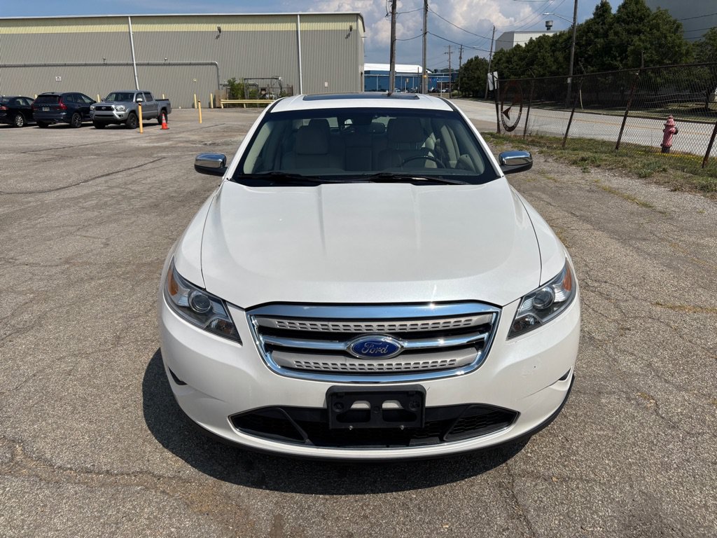 Used 2012 Ford Taurus Limited AWD/4WD image 8