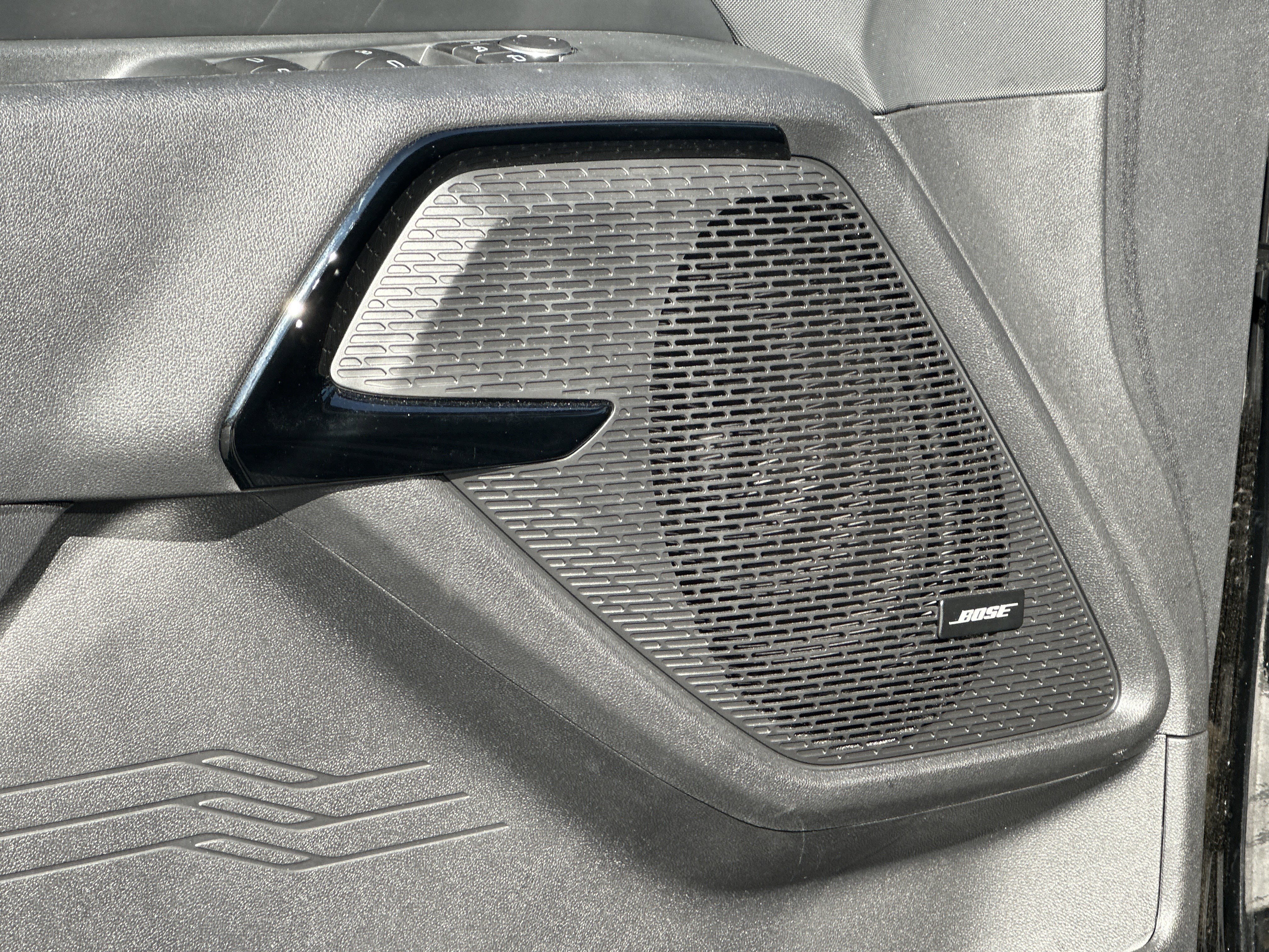 New 2025 Chevrolet Silverado EV LT image 11