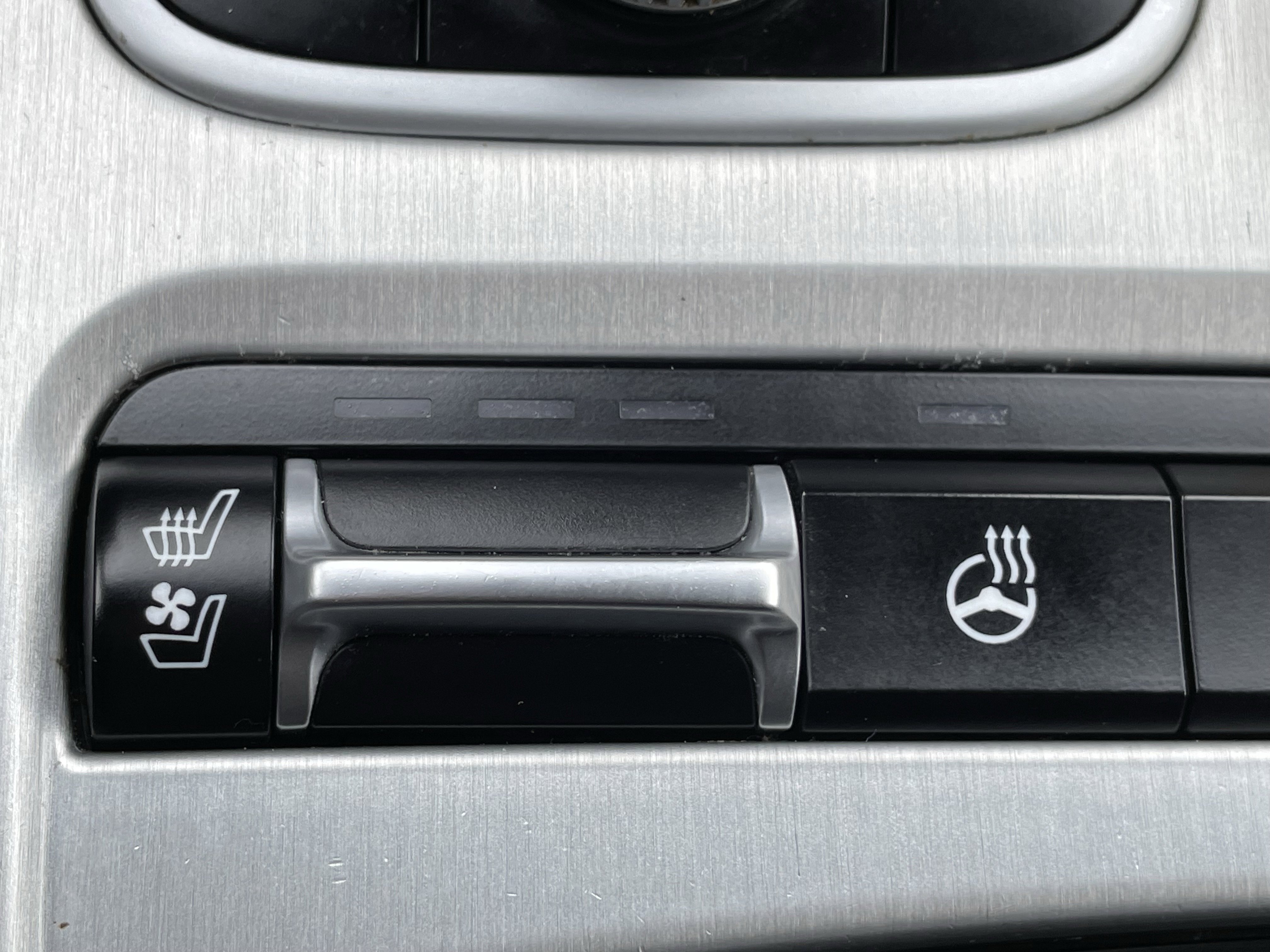 Used 2020 Kia Stinger GT2 image 25