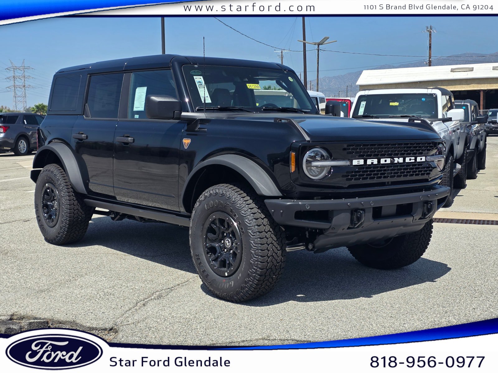 New 2026 Ford Bronco Badlands w/ Wildtrak Package