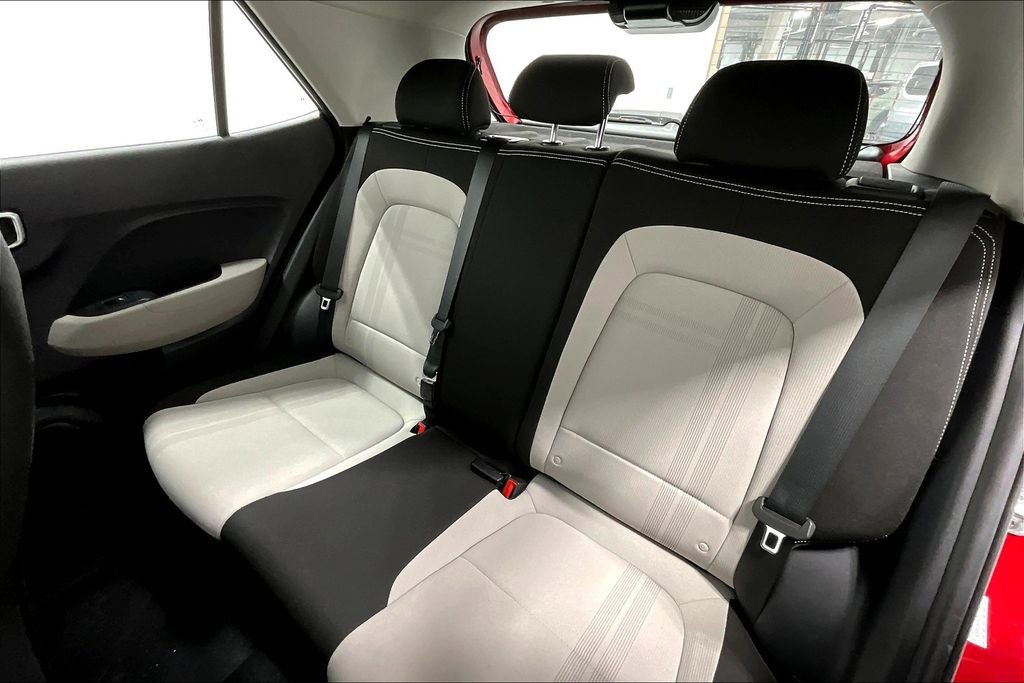 Used 2022 Hyundai Venue SEL w/ Cargo Package image 33