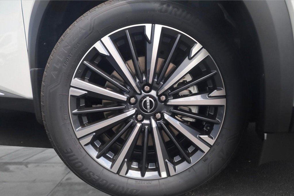 New 2026 Nissan Pathfinder Platinum AWD/4WD image 3