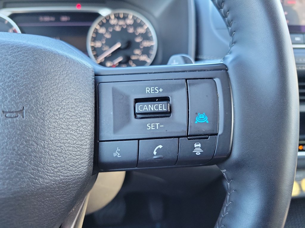 Used 2025 Nissan Rogue SV w/ SV Premium Package FWD image 19