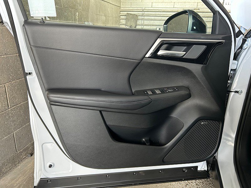 New 2026 Mitsubishi Outlander LE FWD image 17