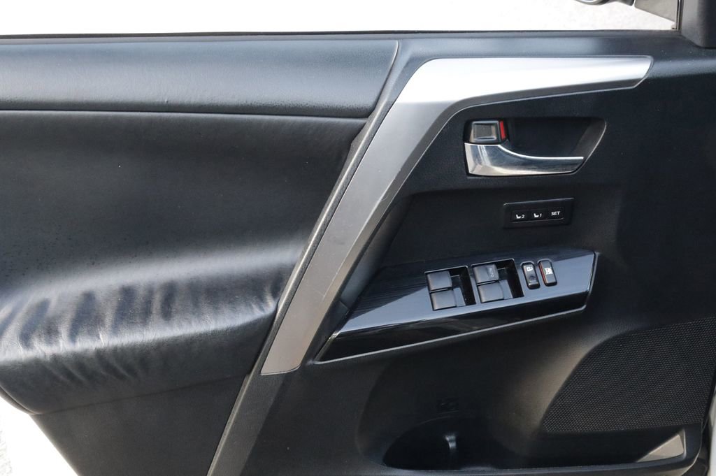 Used 2016 Toyota RAV4 Limited FWD image 22