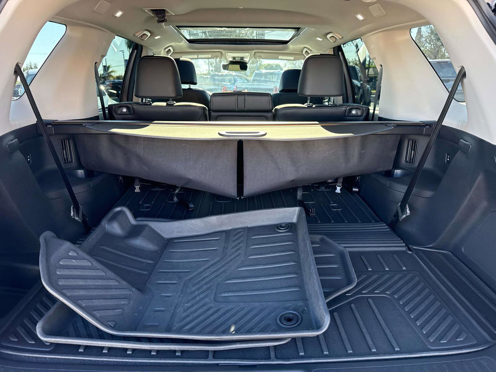 Used 2025 Honda Pilot Touring image 8