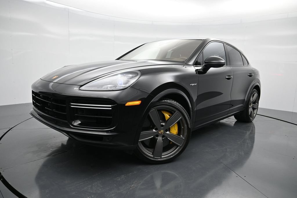 Certified 2023 Porsche Cayenne Turbo S AWD/4WD image 1
