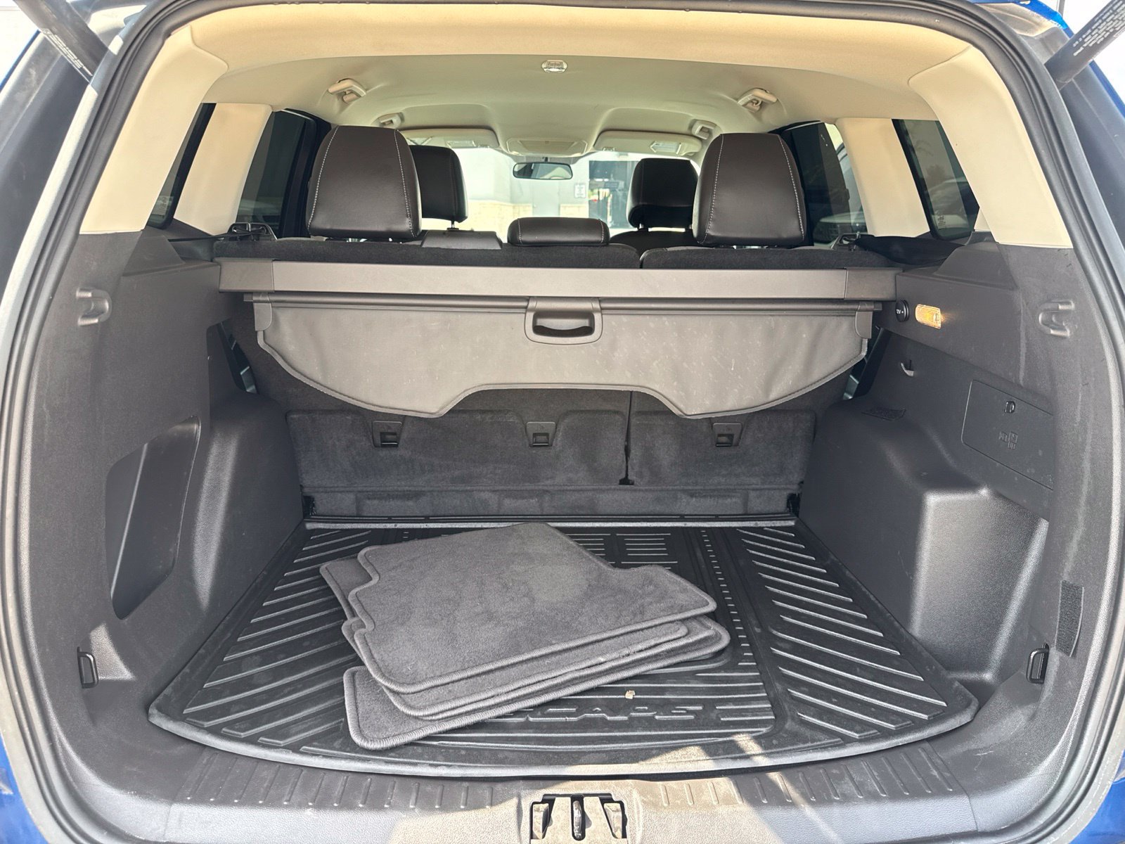 Used 2017 Ford Escape SE w/ Equipment Group 201A FWD image 22