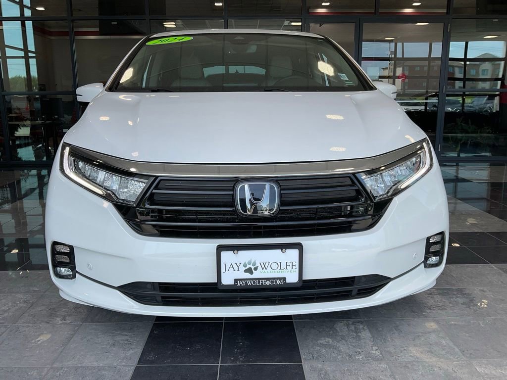 Used 2024 Honda Odyssey Elite image 2