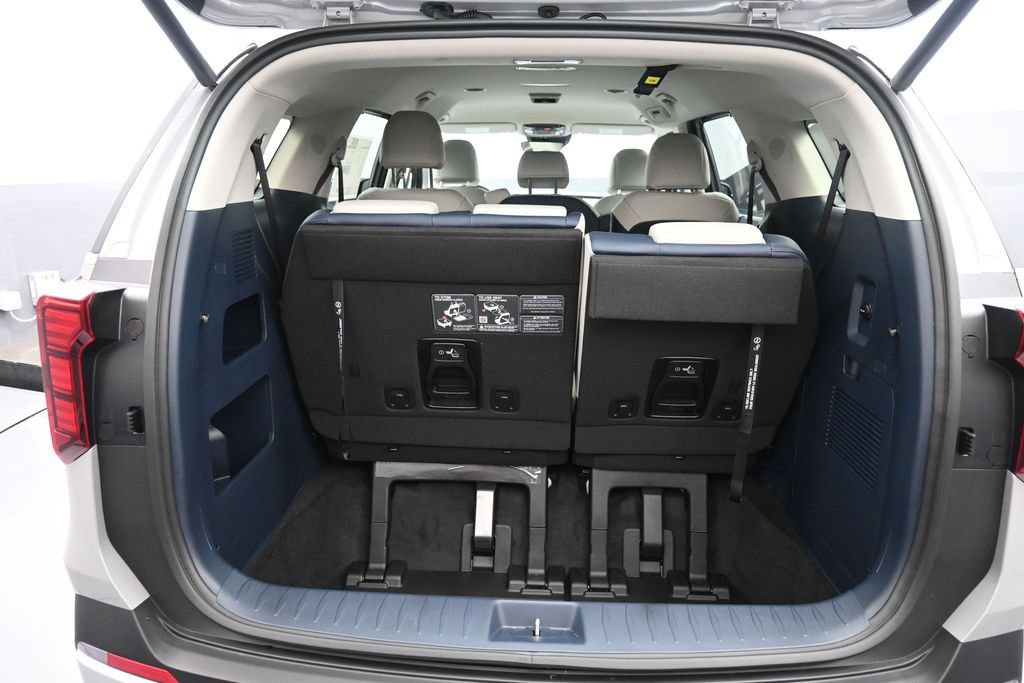 New 2026 Kia Carnival EX FWD image 22