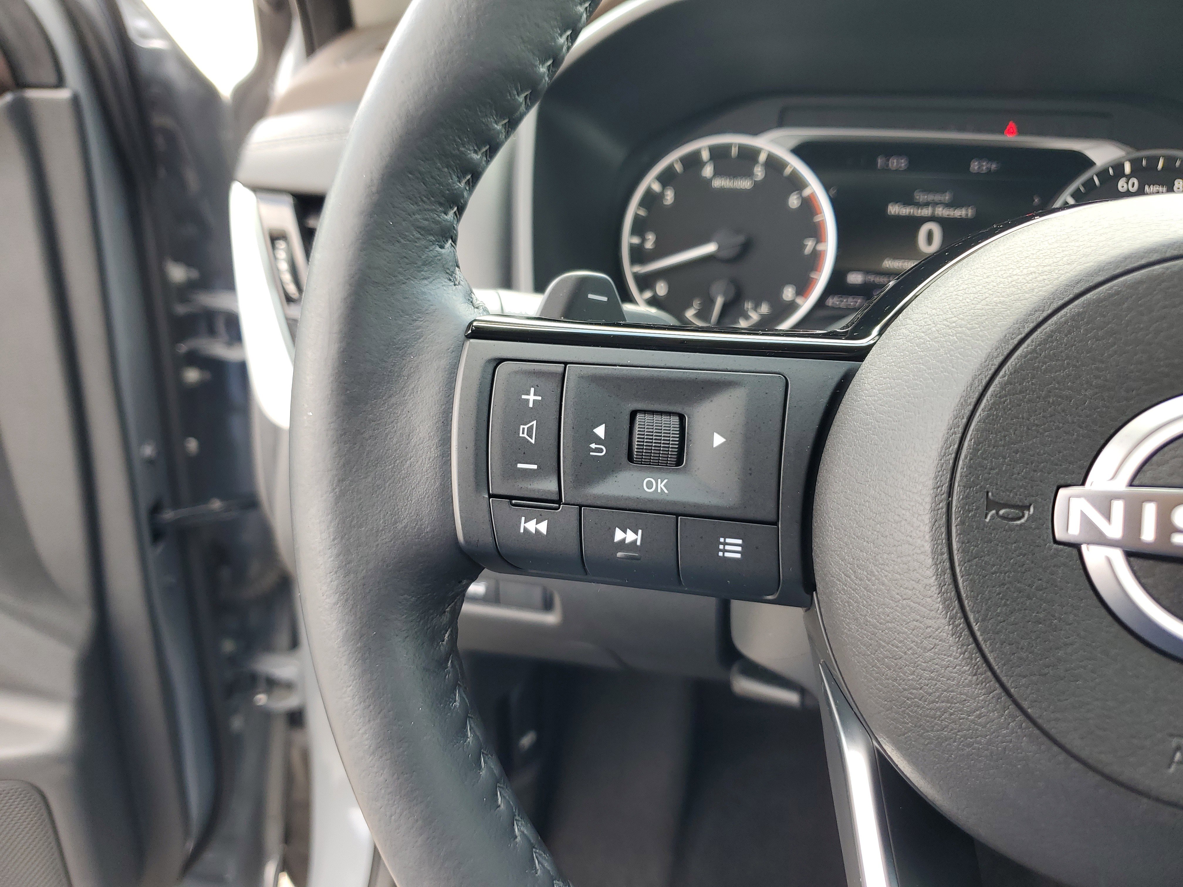 Used 2023 Nissan Rogue SL w/ SL Premium Package image 22