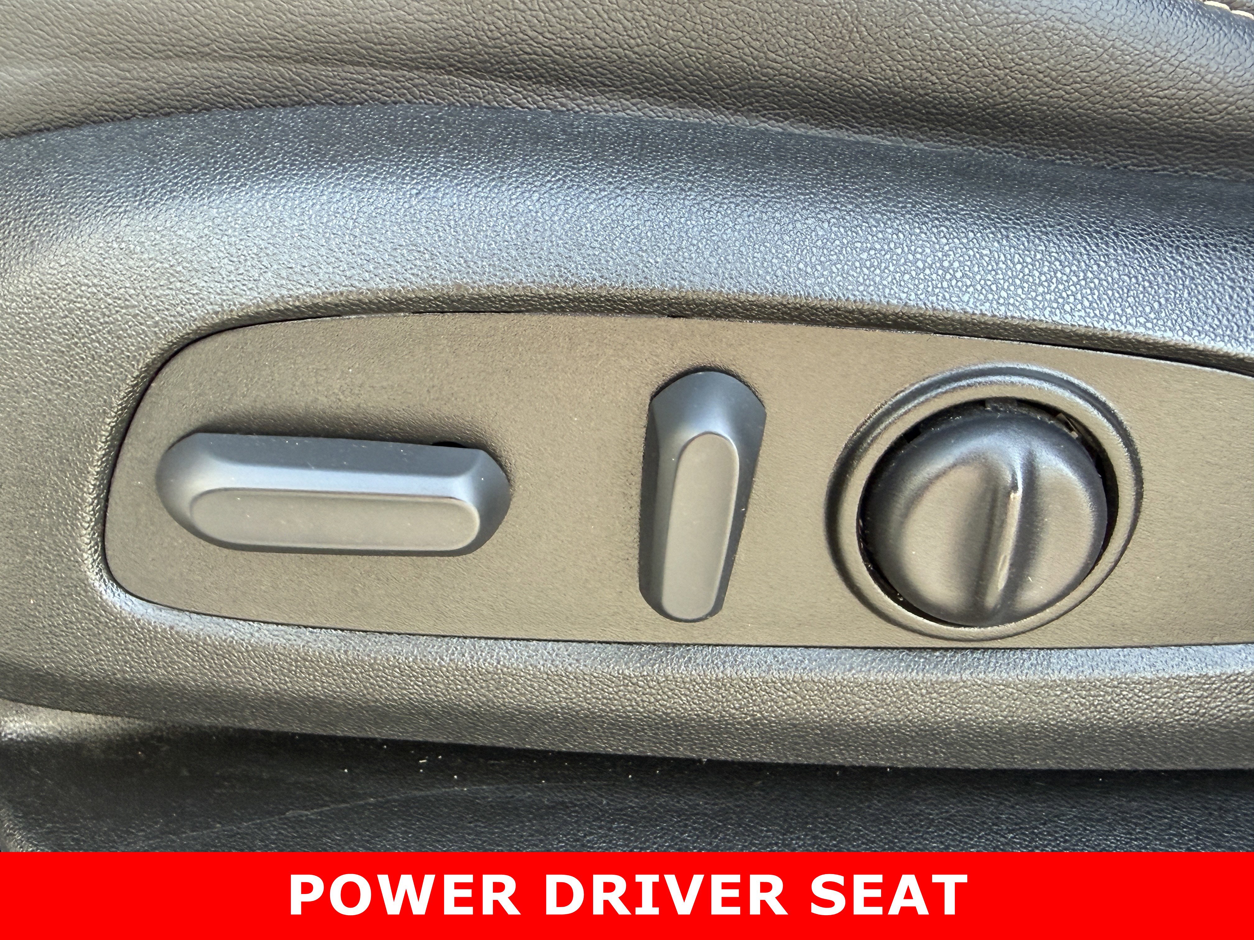 Used 2023 Chevrolet Traverse Premier w/ Redline Edition AWD/4WD image 16