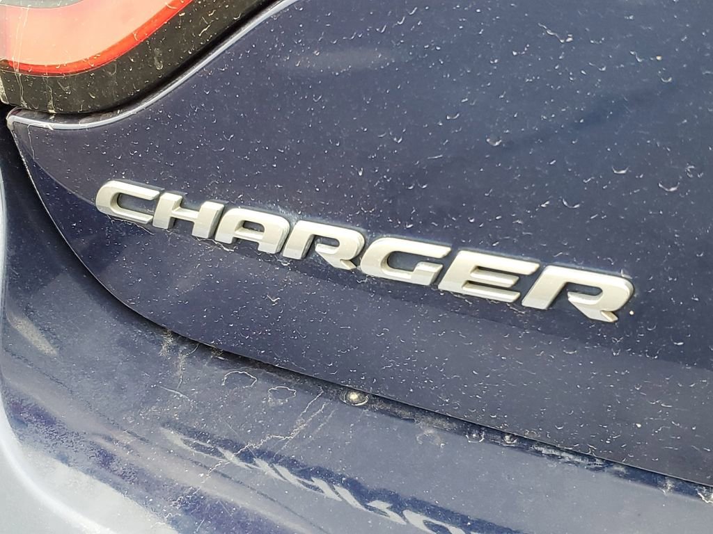 Used 2015 Dodge Charger SXT RWD image 34