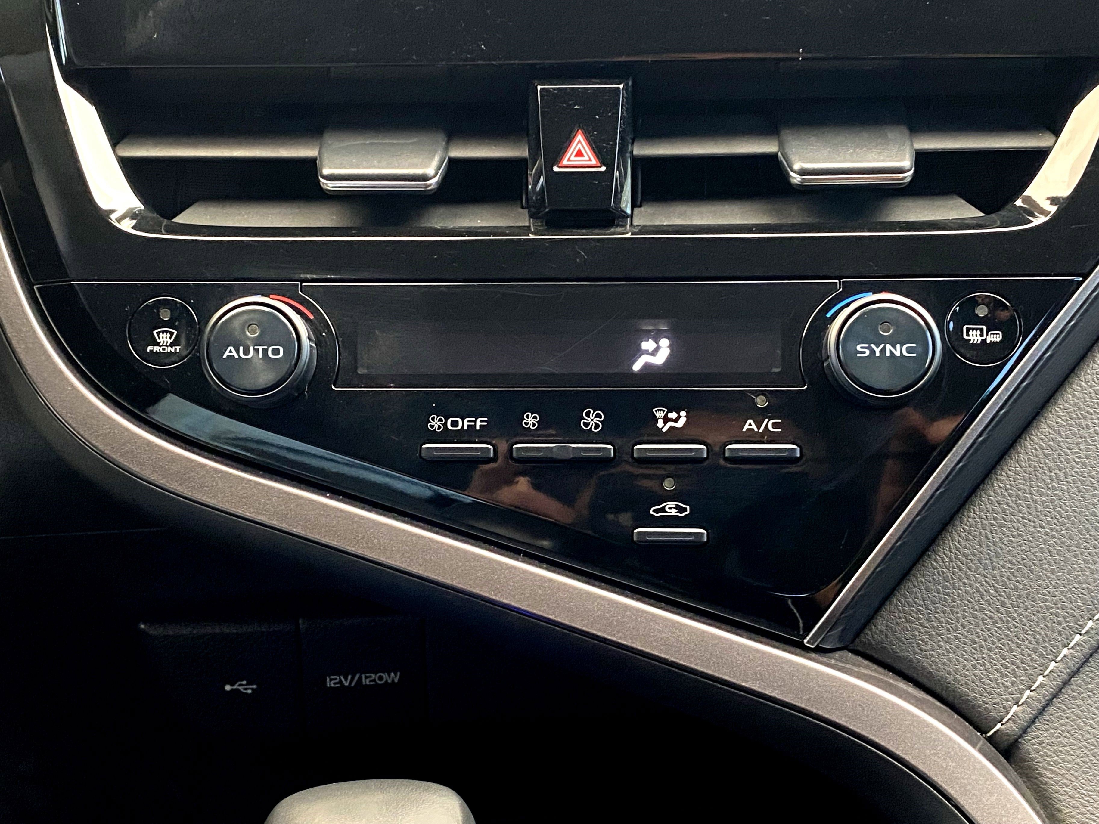 Used 2023 Toyota Camry SE image 25