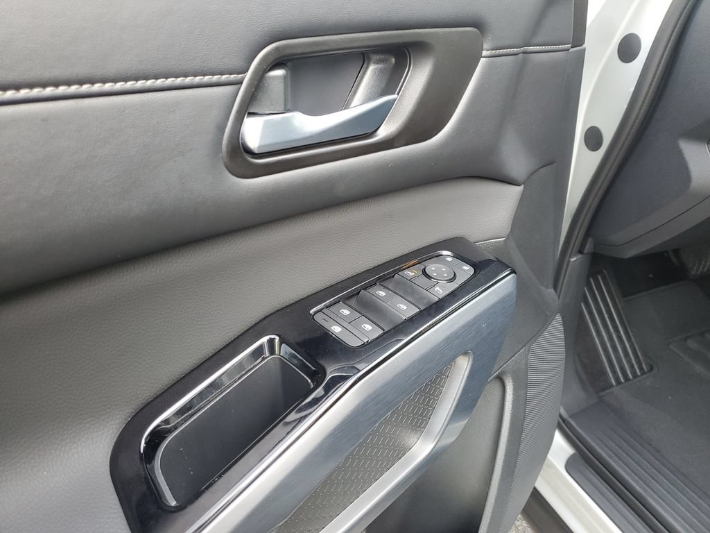 Certified 2025 Nissan Pathfinder SL w/ SL Premium Package FWD image 19