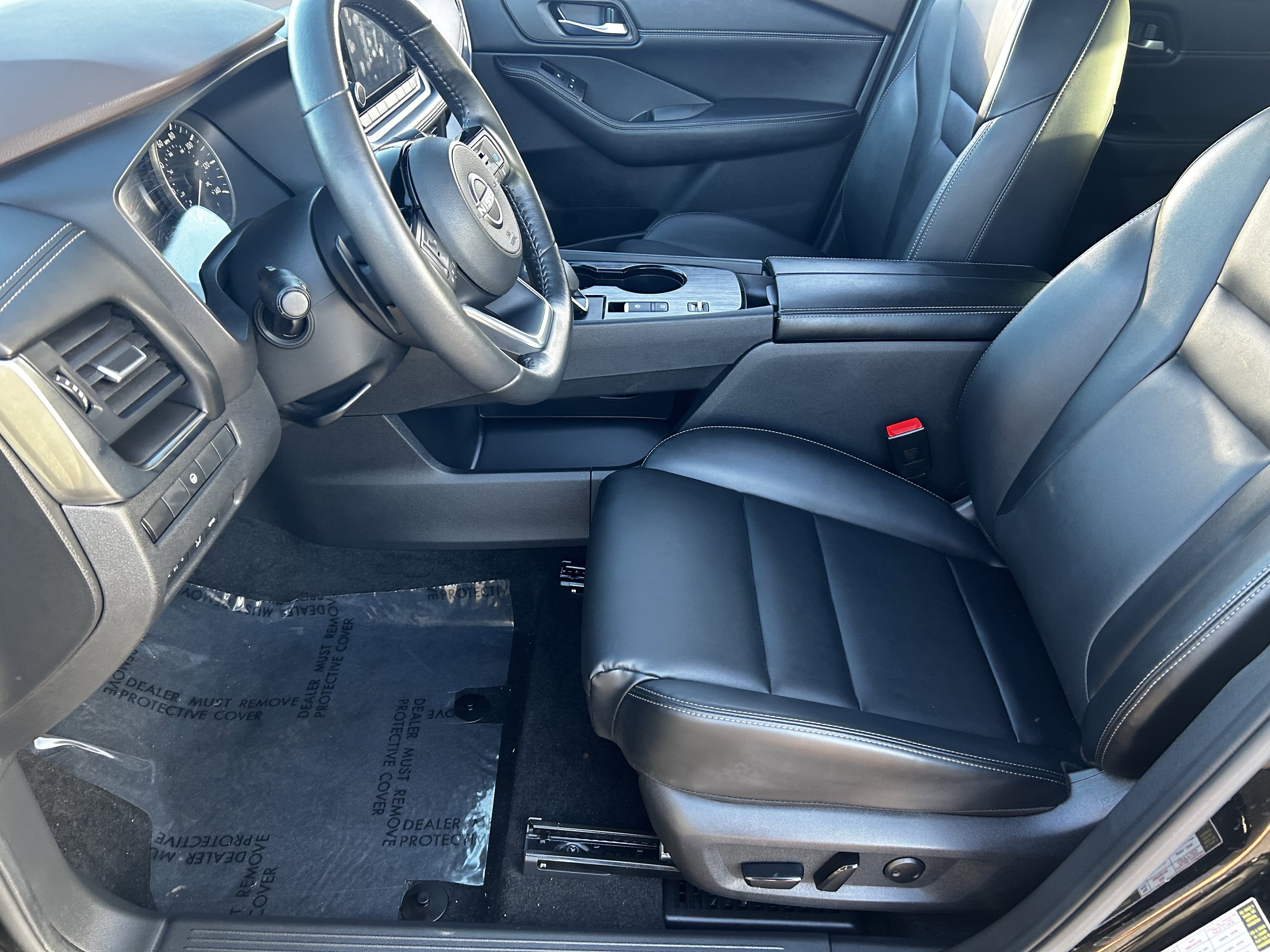 Used 2023 Nissan Rogue SV w/ SV Premium B Package image 18