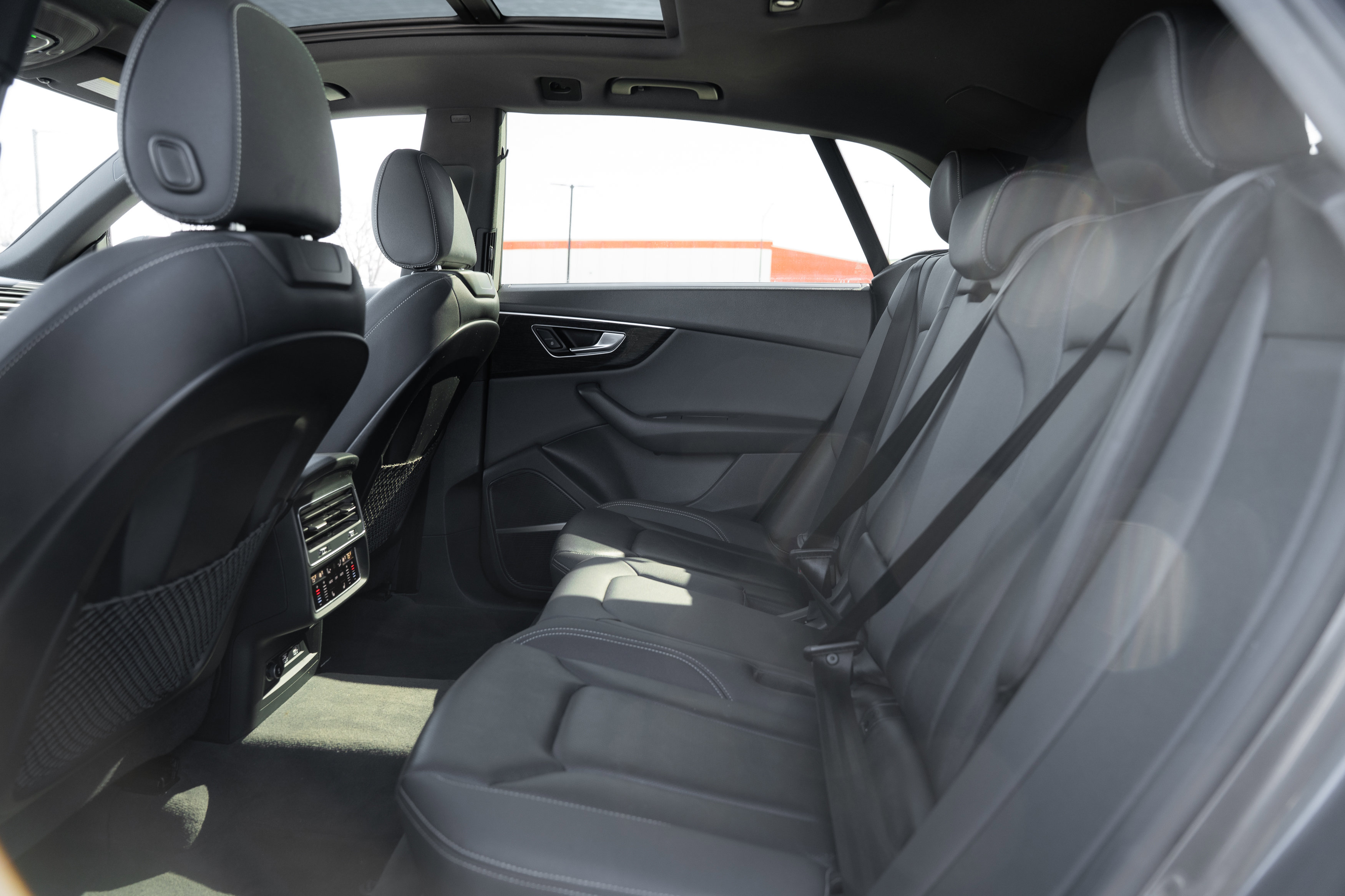 Used 2019 Audi Q8 Prestige w/ Towing Package image 26