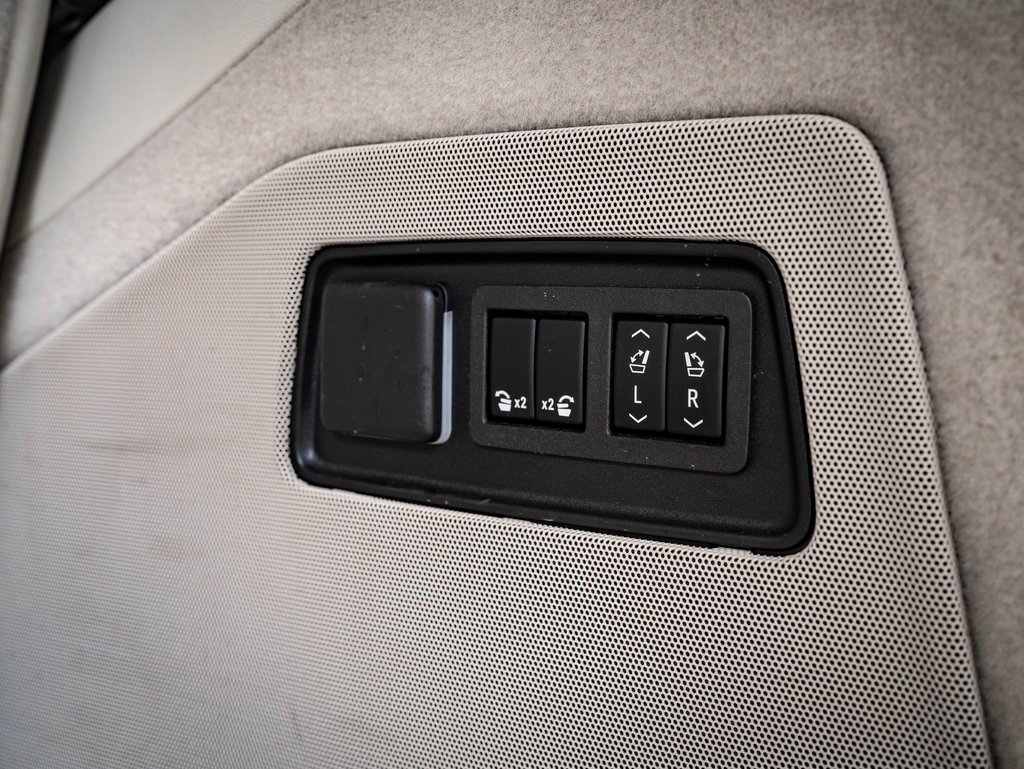 Used 2023 Cadillac Escalade Premium Luxury Platinum image 24